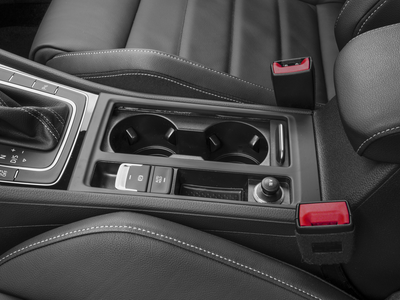 2016 Volkswagen Golf R DCC & Navigation 4Motion