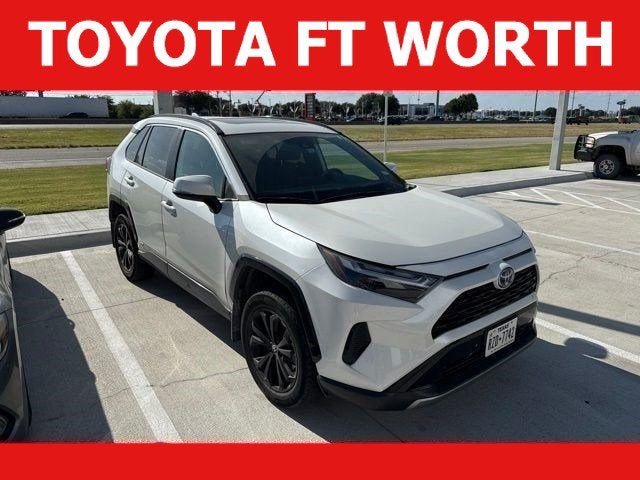 2022 Toyota RAV4 SE