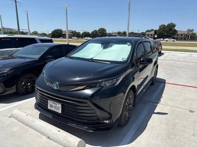 2024 Toyota Sienna Woodland Edition