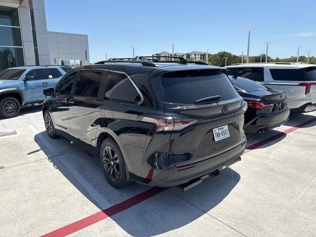 2024 Toyota Sienna Woodland Edition
