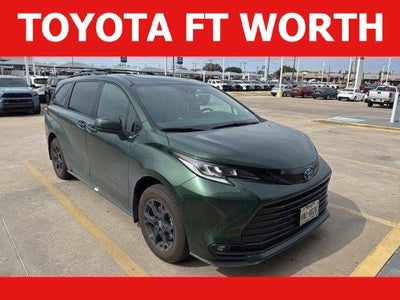 2025 Toyota Sienna Woodland Edition