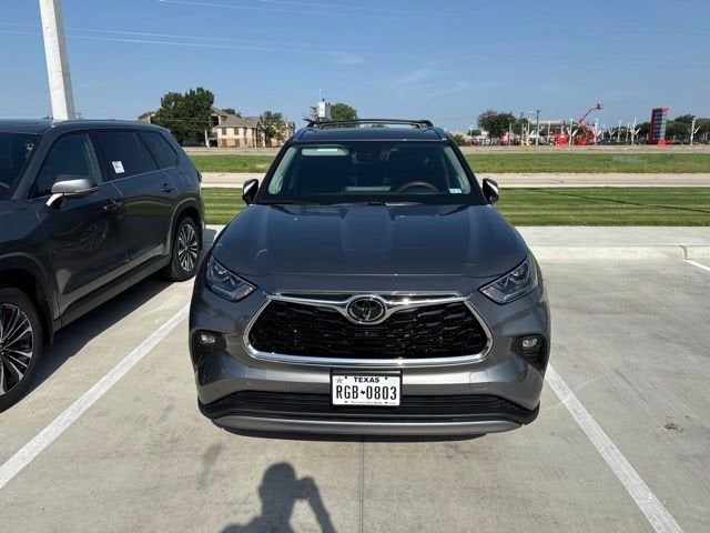 2025 Toyota Highlander Platinum