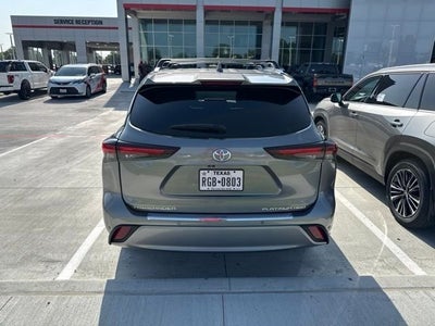2025 Toyota Highlander Platinum