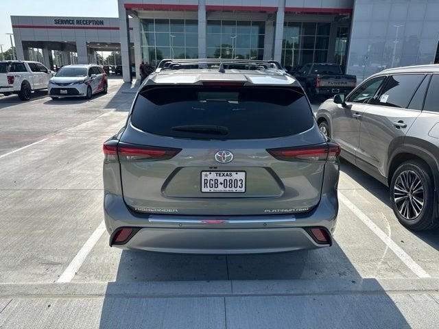 2025 Toyota Highlander Platinum