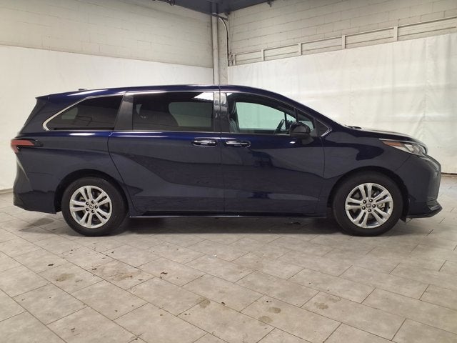 2022 Toyota Sienna XSE