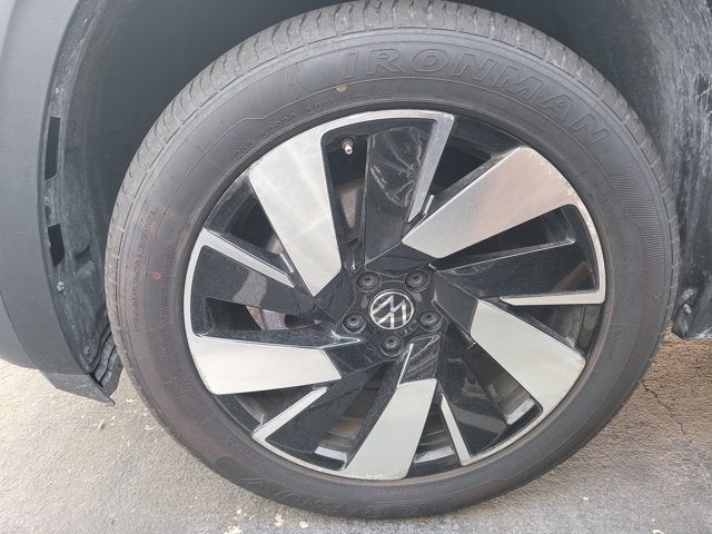 2024 Volkswagen Atlas Cross Sport 2.0T SE with Technology