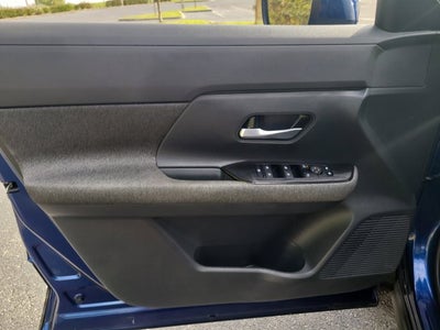 2025 Nissan Kicks MPV SV