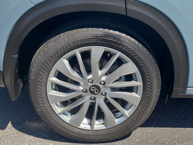 2023 INFINITI QX50 LUXE