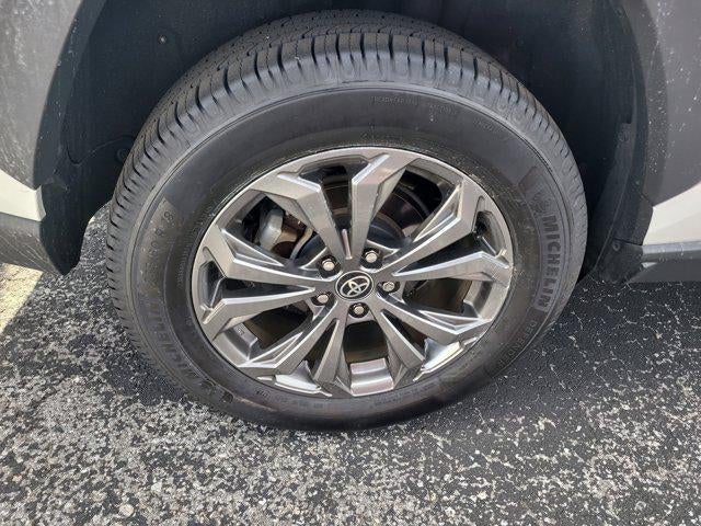 2022 Toyota RAV4 HYBRID Hybrid XLE Premium