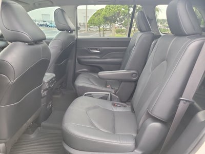 2024 Toyota2 Grand Highlander ? Platinum
