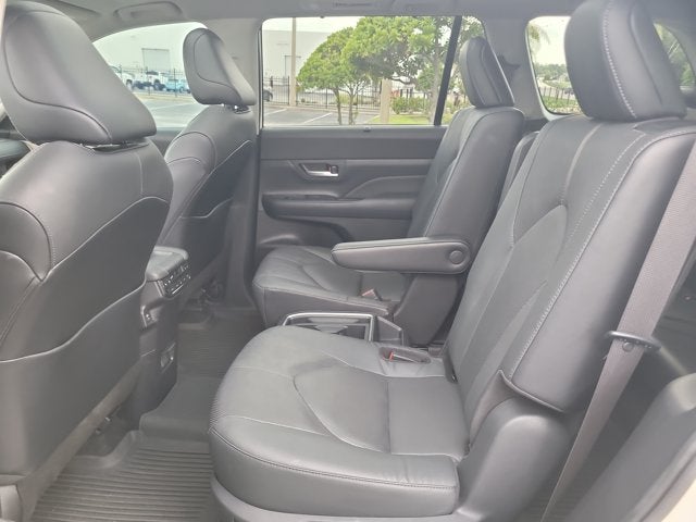 2024 Toyota2 Grand Highlander ? Platinum