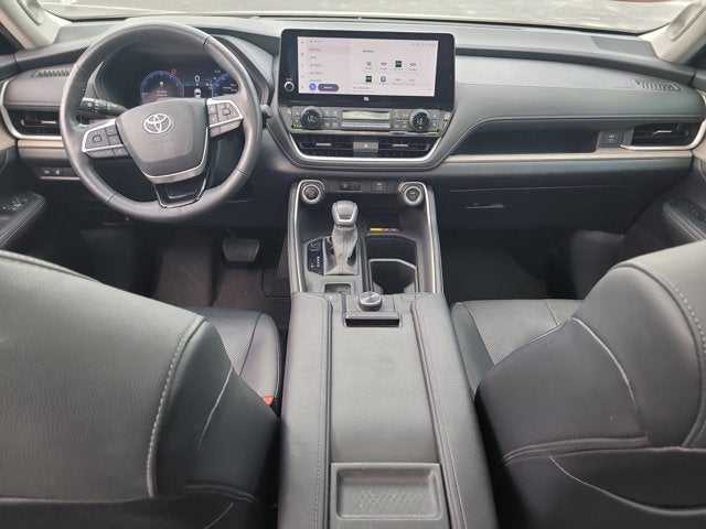 2024 Toyota2 Grand Highlander ? Platinum