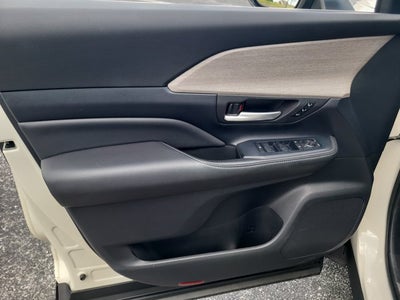 2024 Toyota2 Grand Highlander ? Platinum