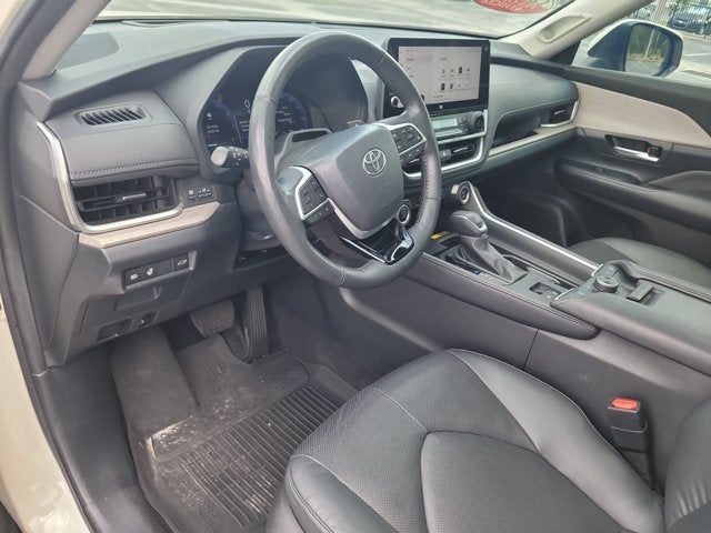 2024 Toyota2 Grand Highlander ? Platinum