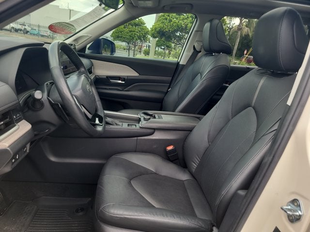 2024 Toyota2 Grand Highlander ? Platinum