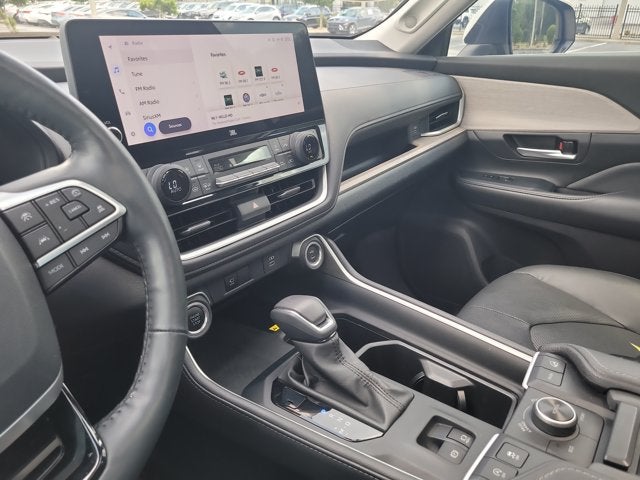 2024 Toyota2 Grand Highlander ? Platinum