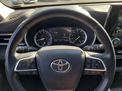 2022 Toyota HIGHLANDER XLE