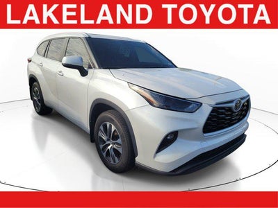 2024 Toyota HIGHLANDER XLE