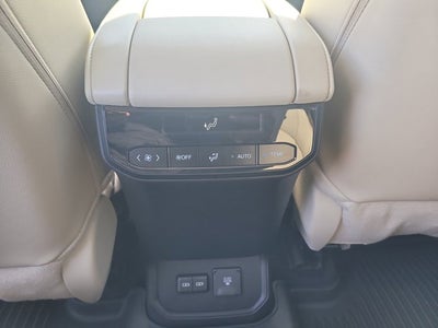 2025 Toyota HIGHLANDER Limited