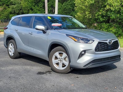 2024 Toyota Highlander LE