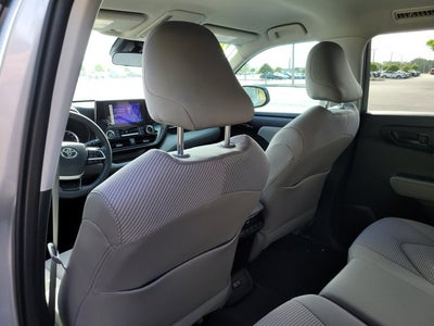 2024 Toyota Highlander LE