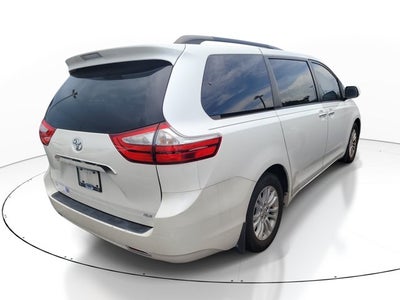 2016 Toyota Sienna XLE
