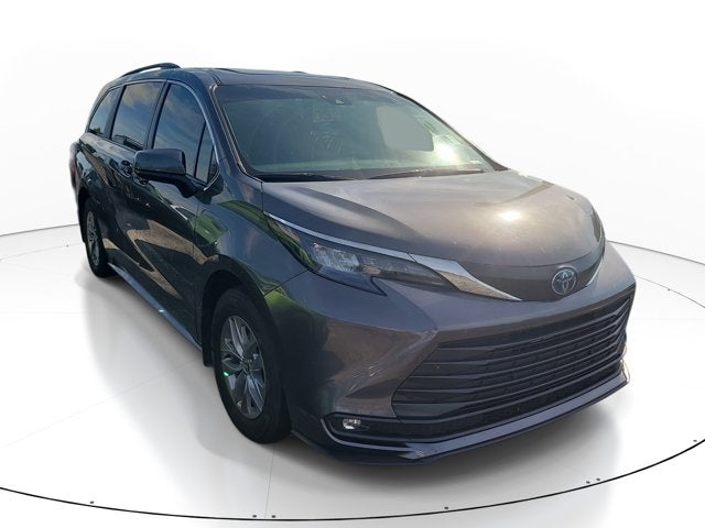 2025 Toyota Sienna XLE