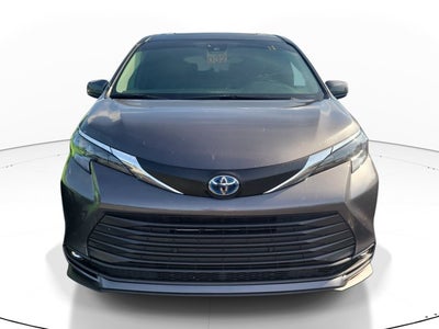 2025 Toyota Sienna XLE
