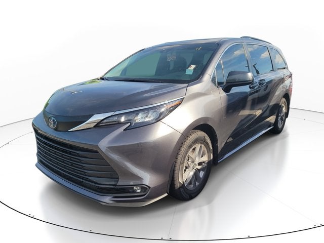 2025 Toyota Sienna XLE