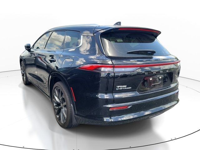 2025 Toyota Crown Signia XLE