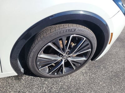 2025 Toyota PRIUS XLE