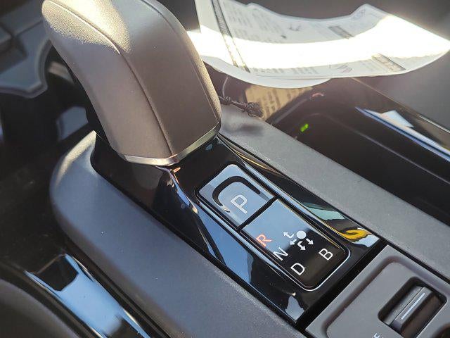 2025 Toyota PRIUS XLE