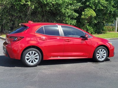2025 Toyota COROLLA HATCHBACK SE