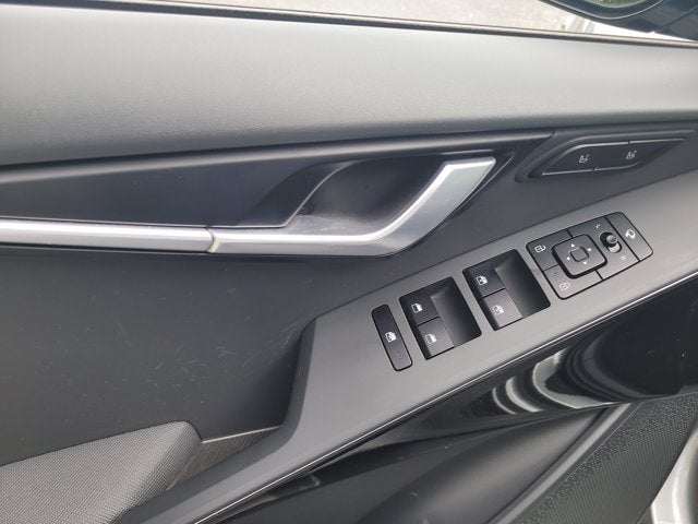 2023 Kia Niro SX