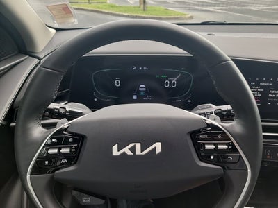 2023 Kia Niro SX