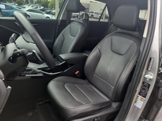 2023 Kia Niro SX