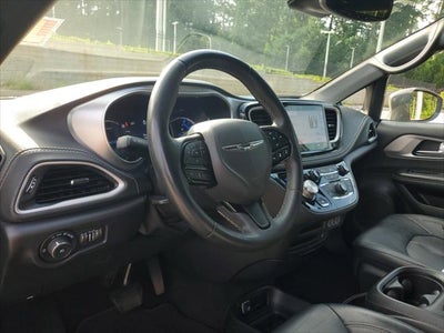 2022 Chrysler Pacifica Hybrid Touring L
