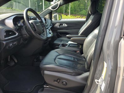 2022 Chrysler Pacifica Hybrid Touring L