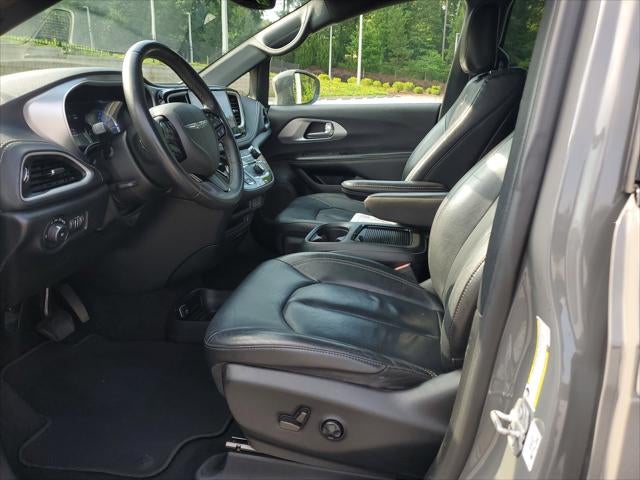 2022 Chrysler Pacifica Hybrid Touring L