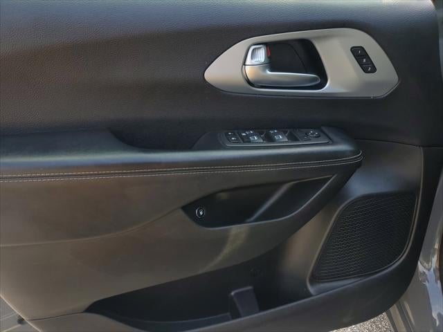 2022 Chrysler Pacifica Hybrid Touring L