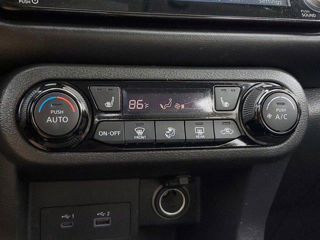 2021 Nissan Kicks SR