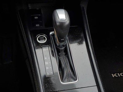 2021 Nissan Kicks SR