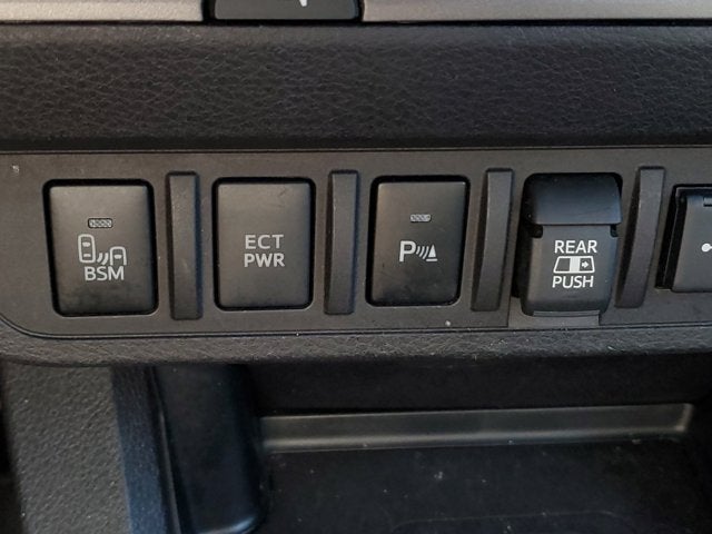 2022 Toyota Tacoma 2WD SR5