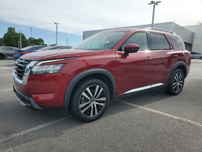 2023 Nissan Pathfinder Platinum