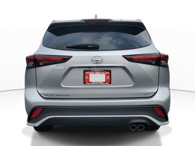 2024 Toyota Highlander LE