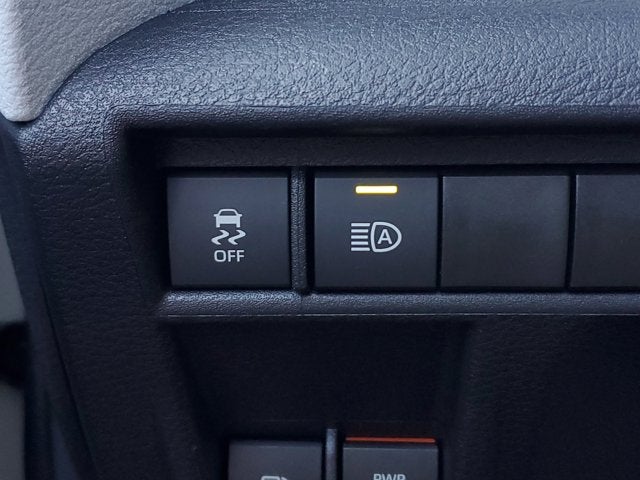 2025 Toyota Sienna LE