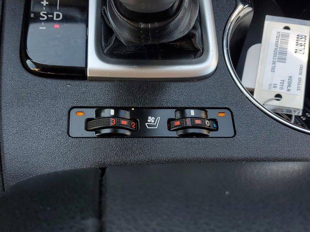 2016 Toyota Highlander Base