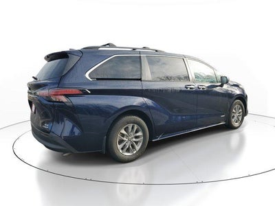 2021 Toyota Sienna XLE