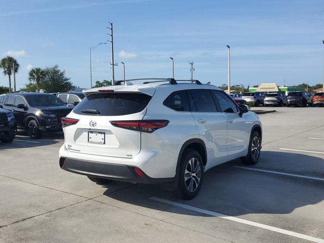 2024 Toyota Highlander LE