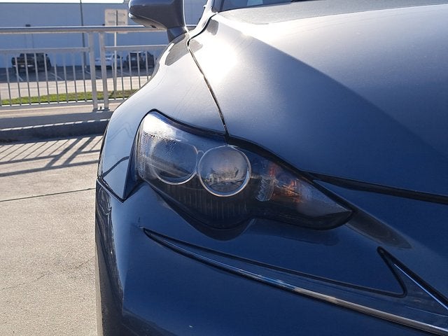 2016 Lexus IS 200t 200t